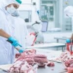 60 de români angajaţi la un abator din Perthshire (UK) depistati pozitivi cu noul coronavirus | Stirea de Iasi