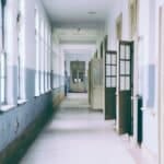 Haosul, improvizația și delăsarea guvernului Orban lasă de izbeliște mii de copii!