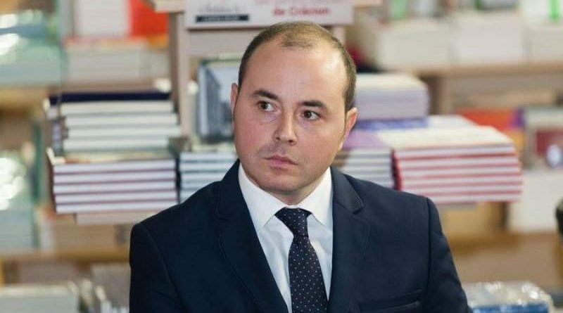 Cine plătește cu adevărat ratele la cele 12 credite bancare ale lui Alexandru Muraru? – CRITICII.RO