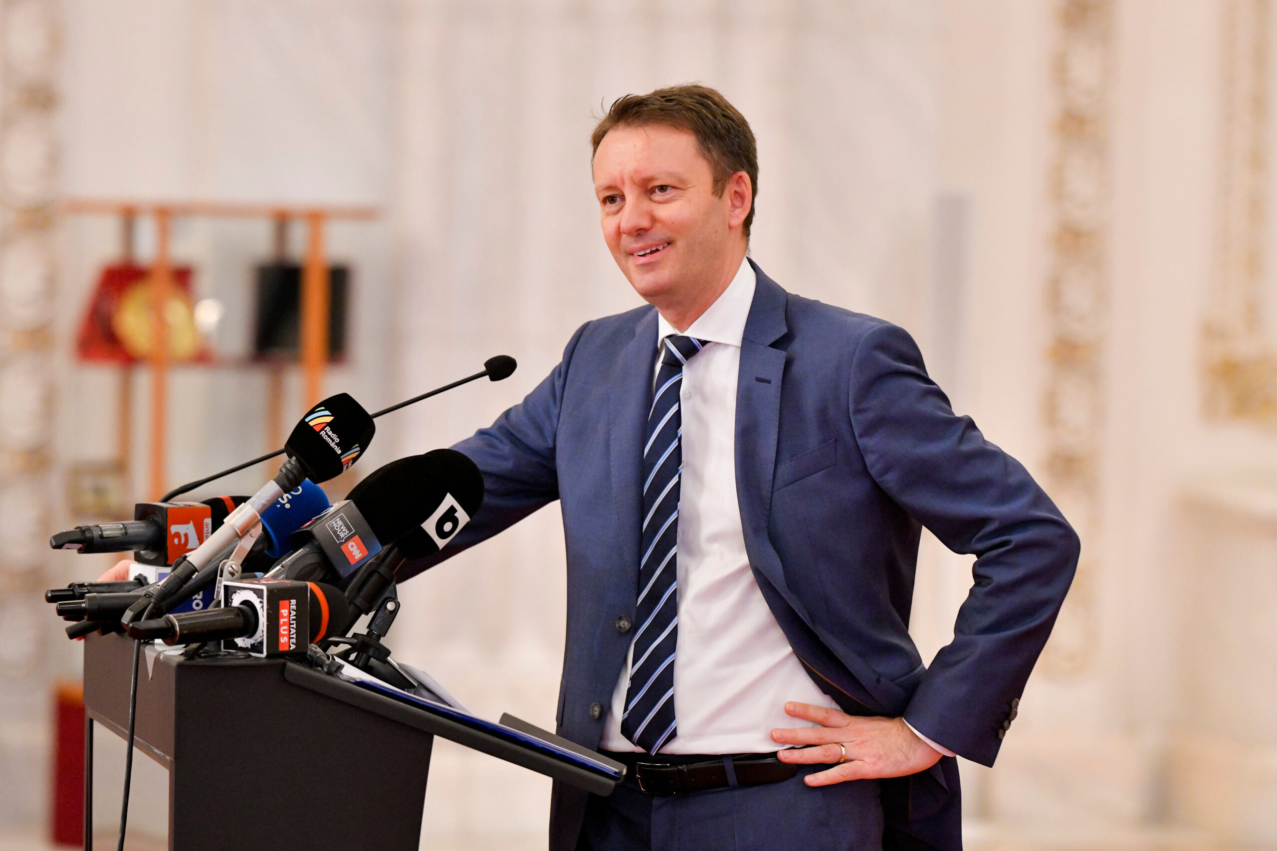 Afirmațiile referitoare la ședința plenului reunit din 30 septembrie 2026 privind votul de învestit… — rated APROAPE ADEVĂRAT