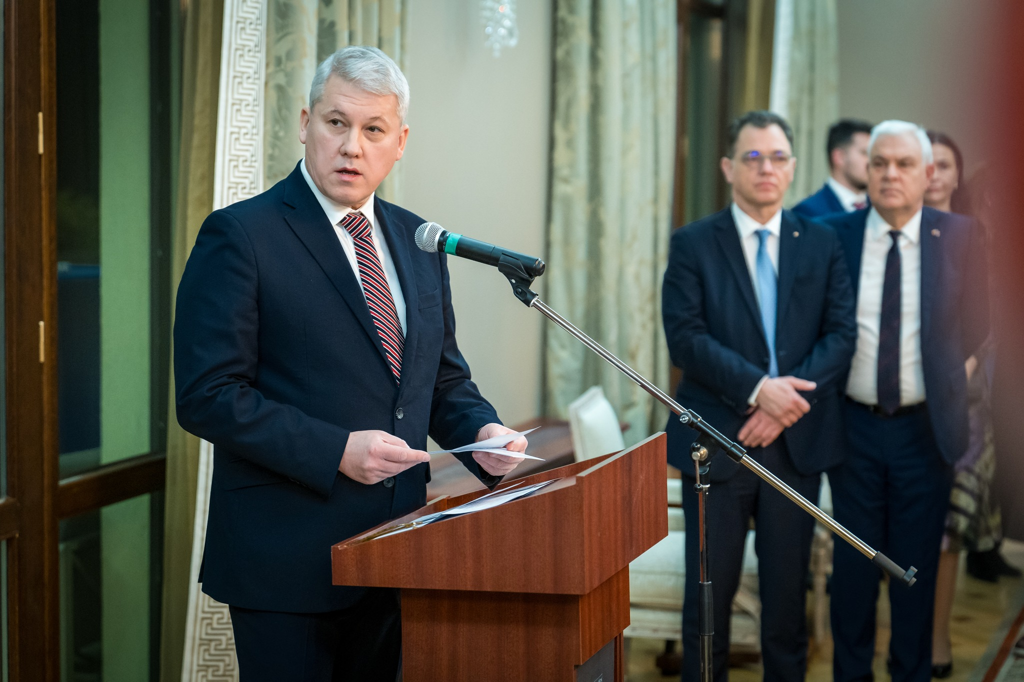 Apelul public lansat de Cătălin Predoiu privind criza guvernamentală, respingerea Cabinetului Siegf… — rated APROAPE ADEVĂRAT